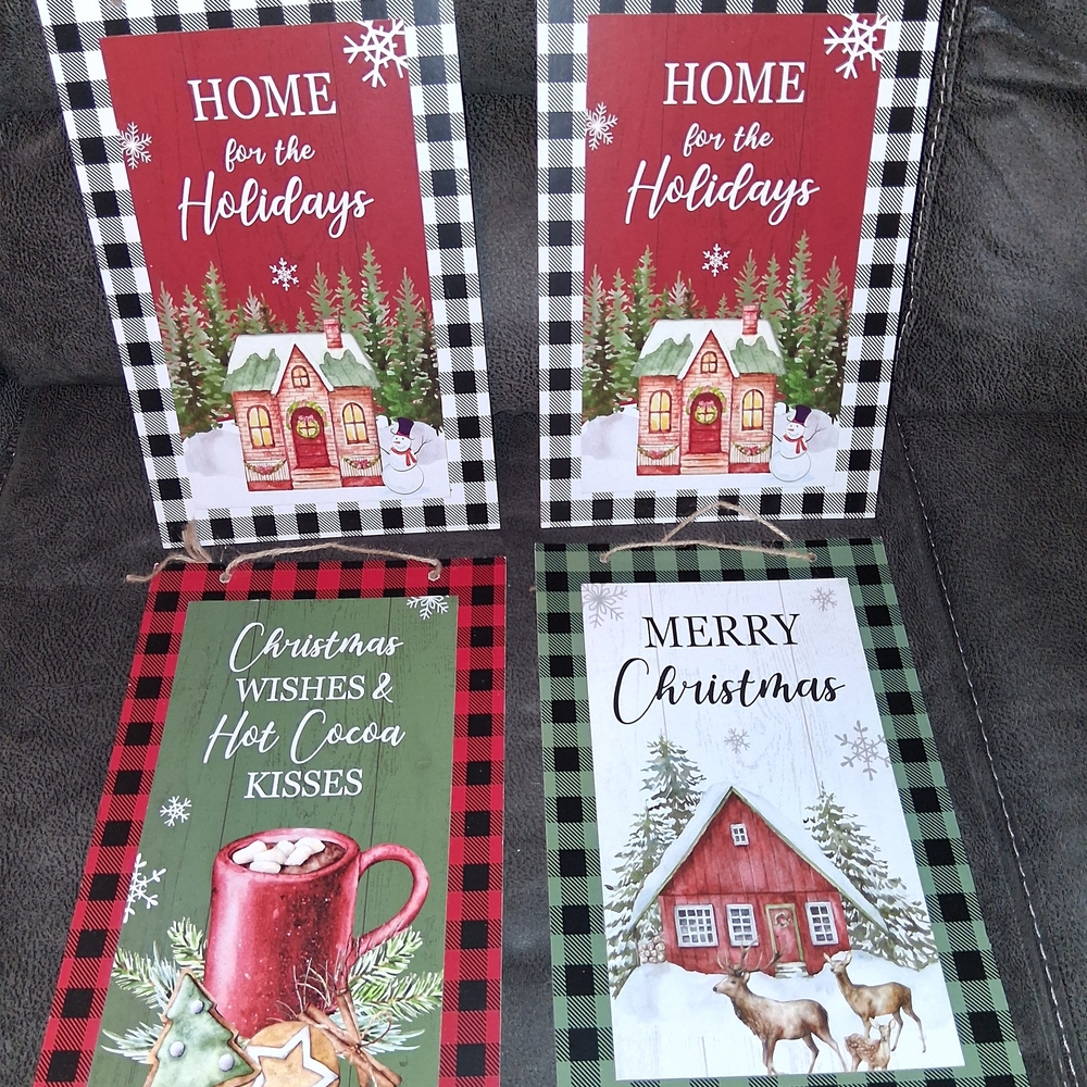 Holiday Plaque Set with Red and Green Accents